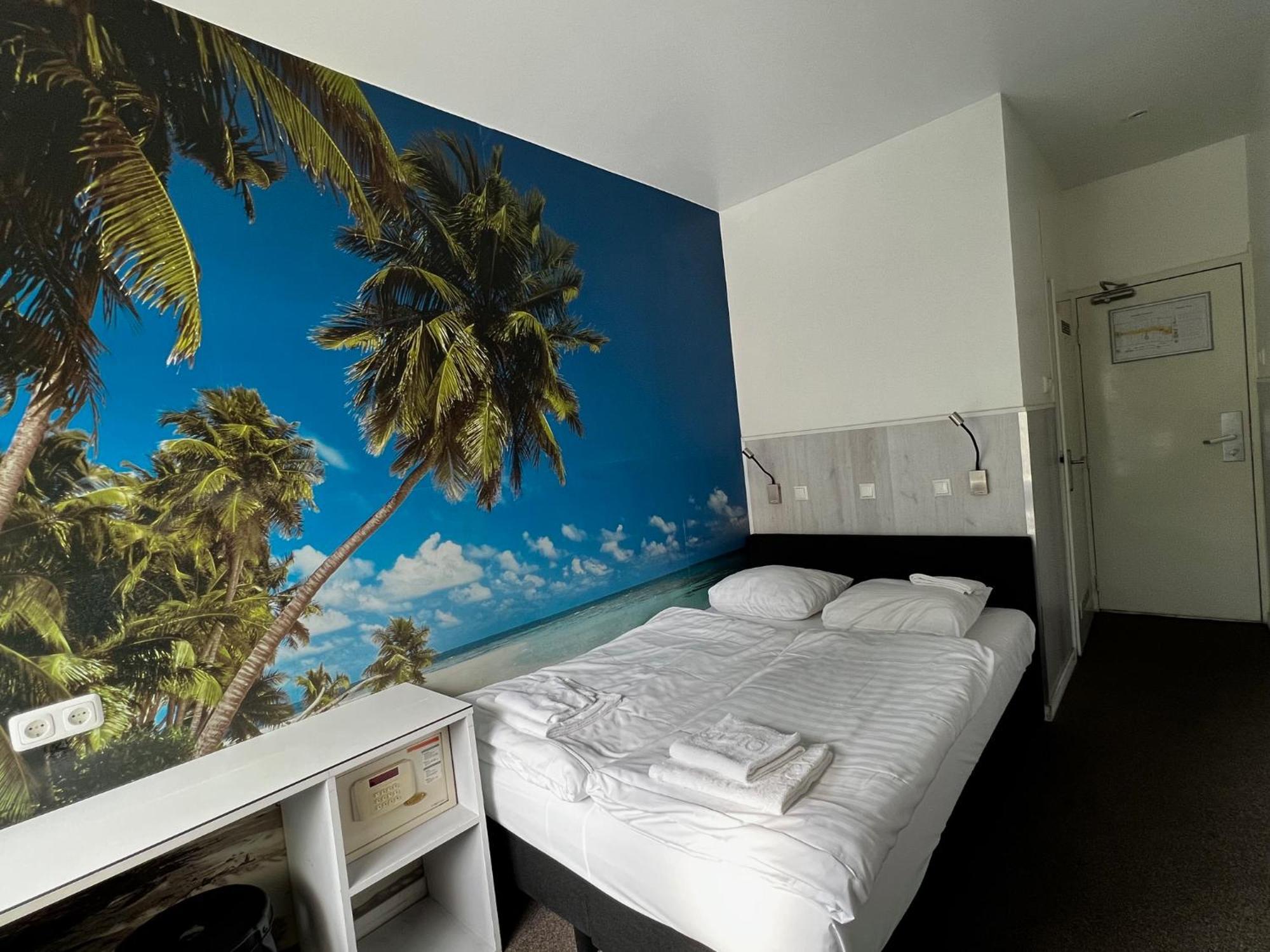 Budget Trianon Hotel Амстердам Екстериор снимка