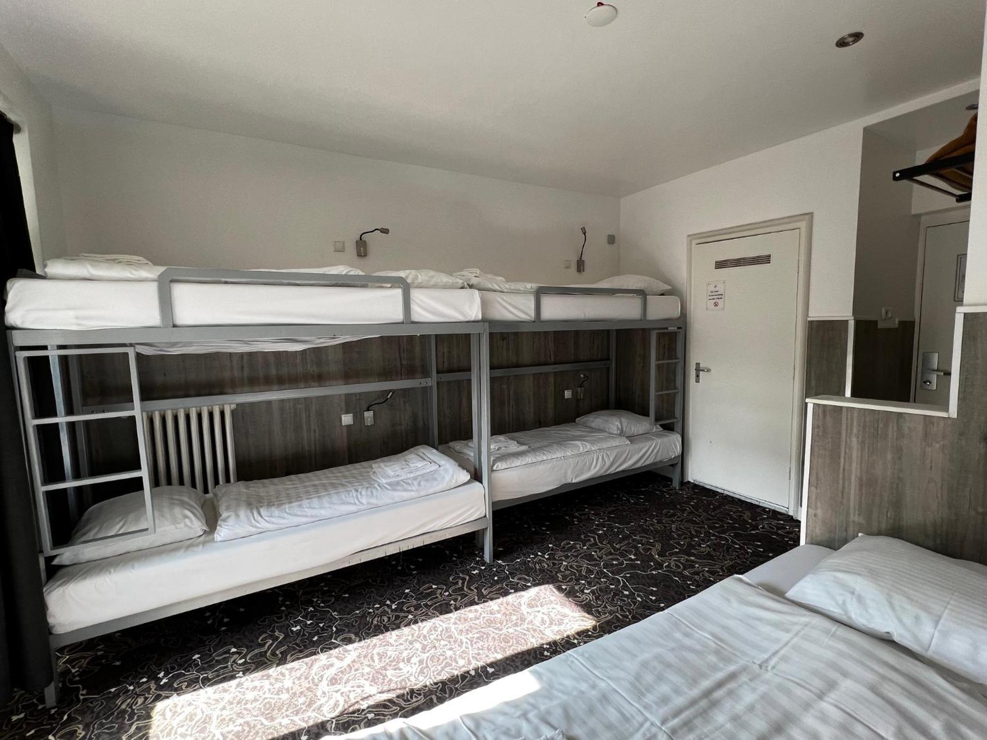 Budget Trianon Hotel Амстердам Екстериор снимка