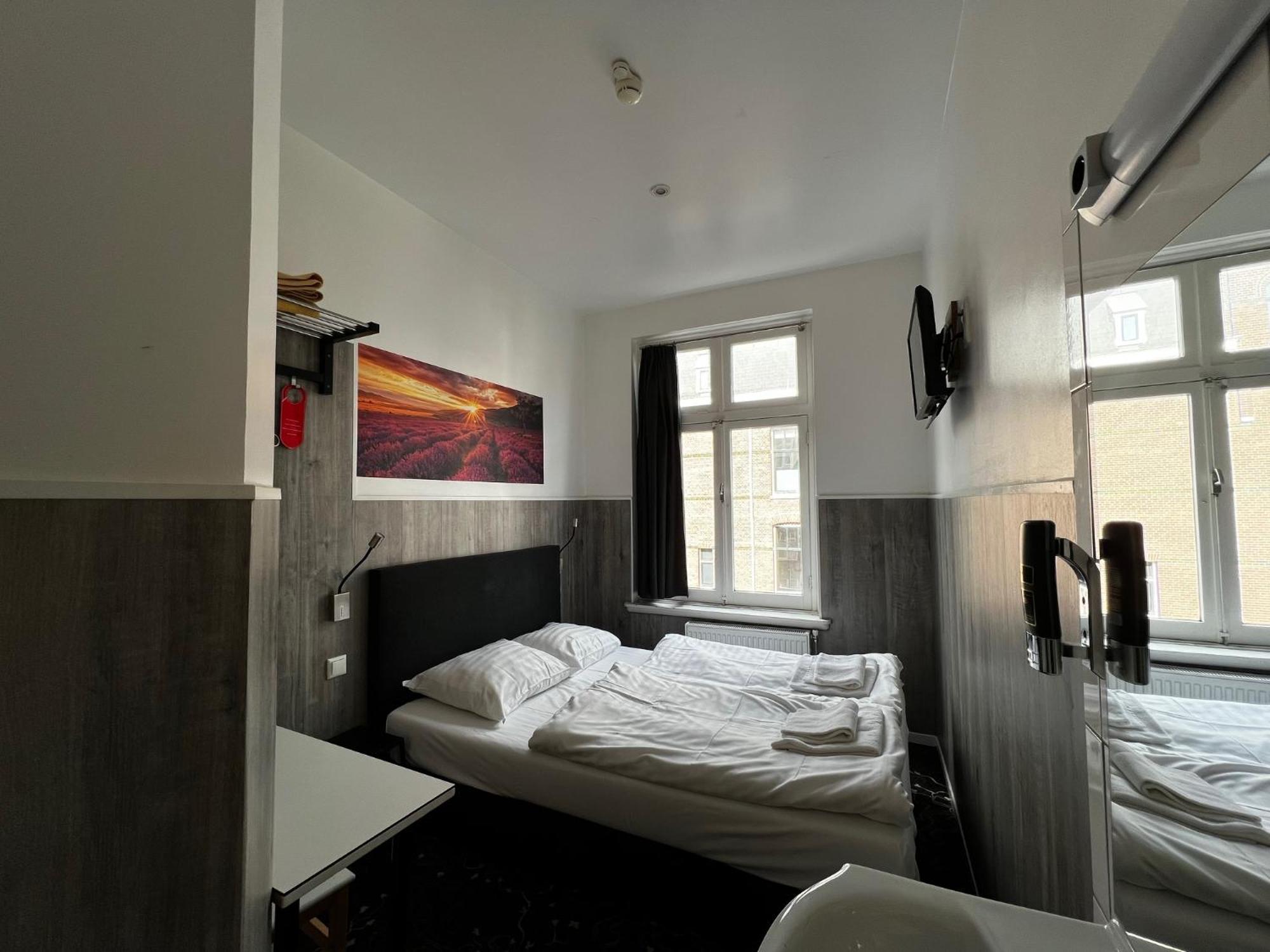 Budget Trianon Hotel Амстердам Екстериор снимка