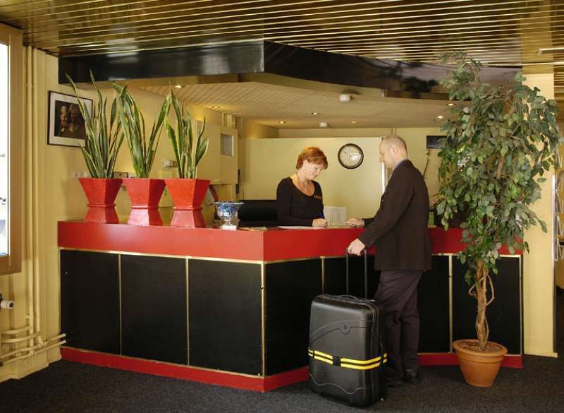Budget Trianon Hotel Амстердам Екстериор снимка